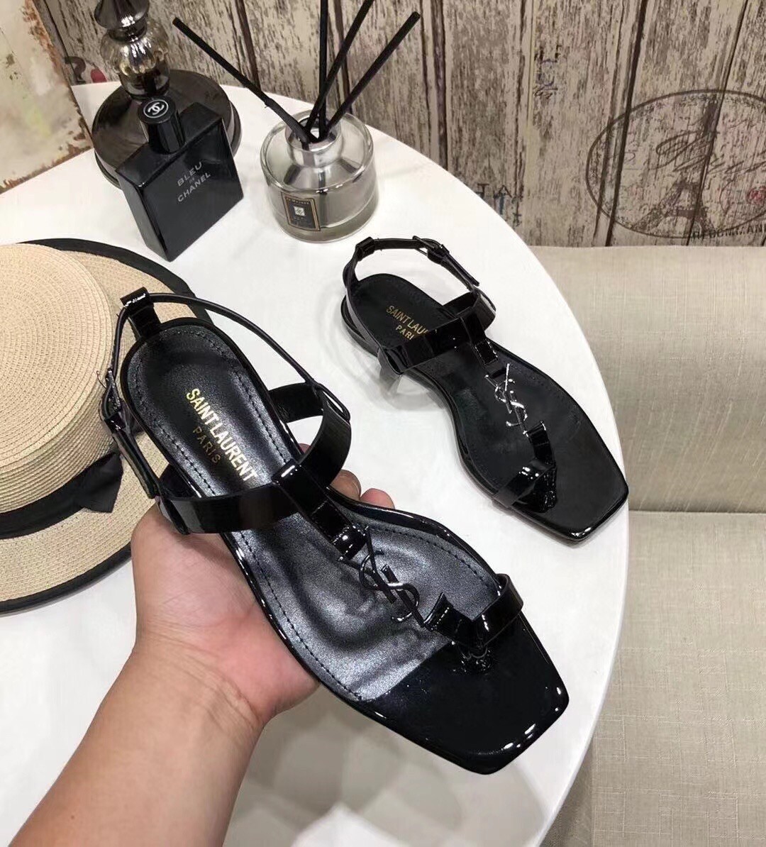 Saint Laurent Cassandra Flat Sandals In Black Patent Leather