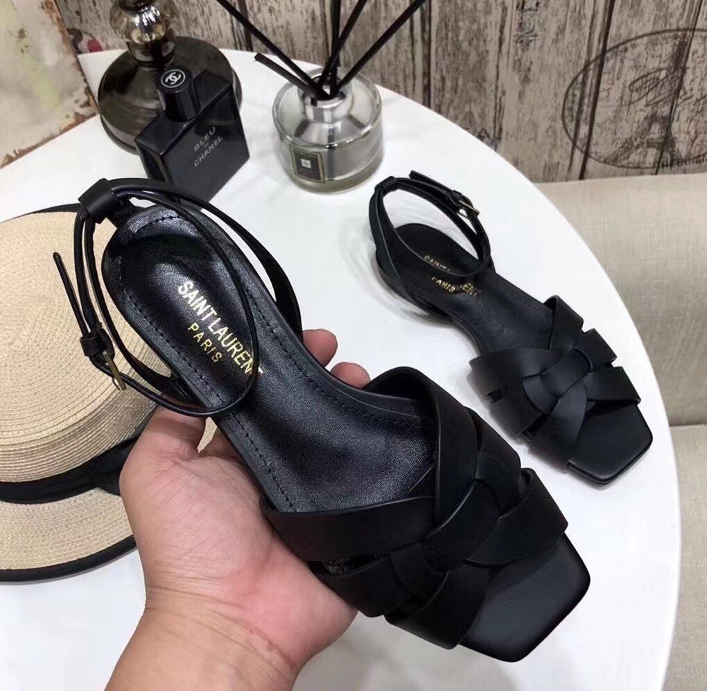 Saint Laurent Tribute Flat Sandals In Black Leather