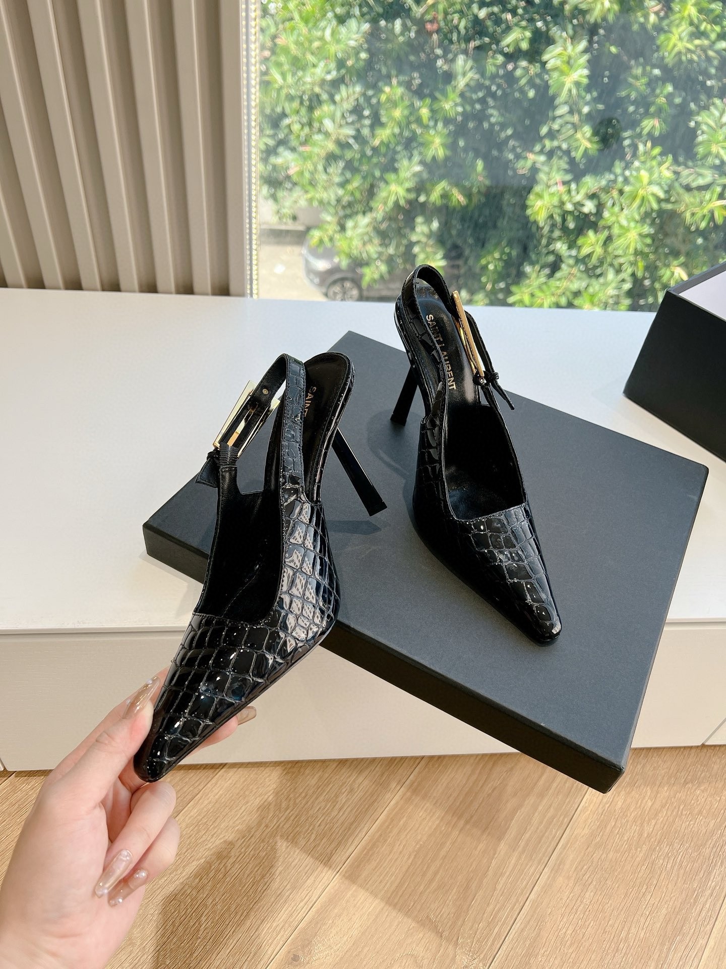 Saint Laurent Lee Slingback Pumps in Crocodile-embossed Leather