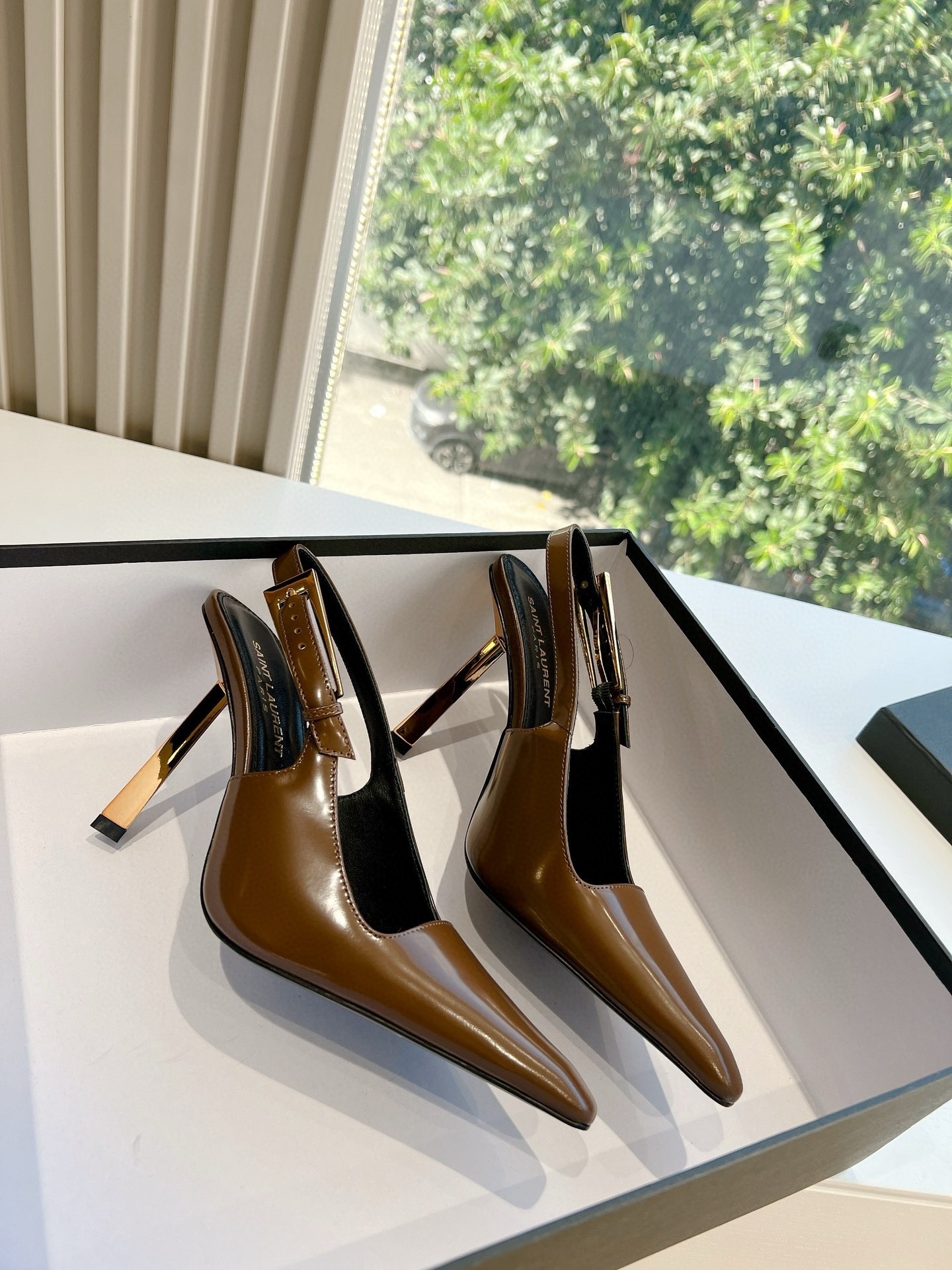 Saint Laurent Lee Slingback Pumps in Brown Glazed Leather