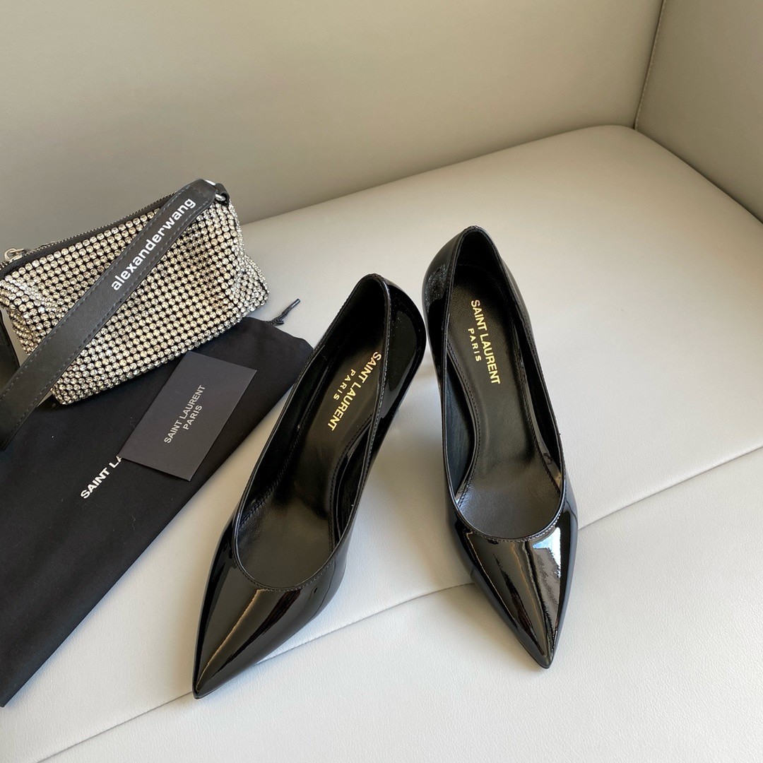 Saint Laurent Opyum Pumps 85mm In Patent Leather with Gold Heel