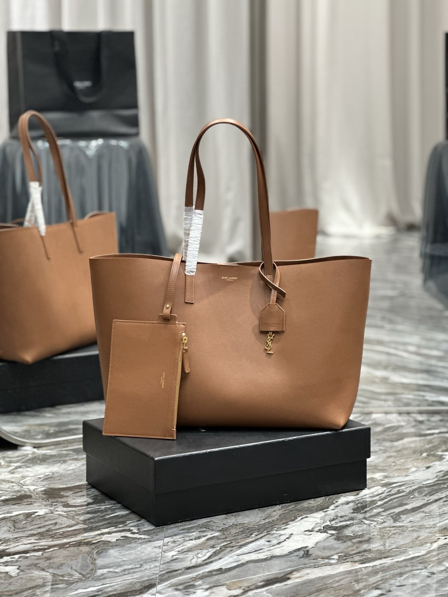 Saint Laurent Shopping Tote Bag in Brown Leather