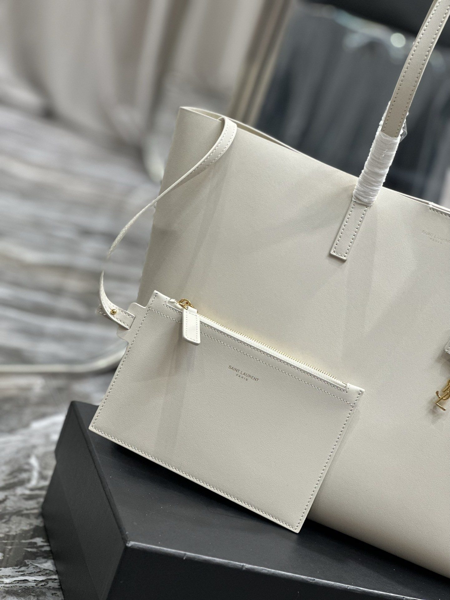 Saint Laurent Shopping Tote Bag in White Leather