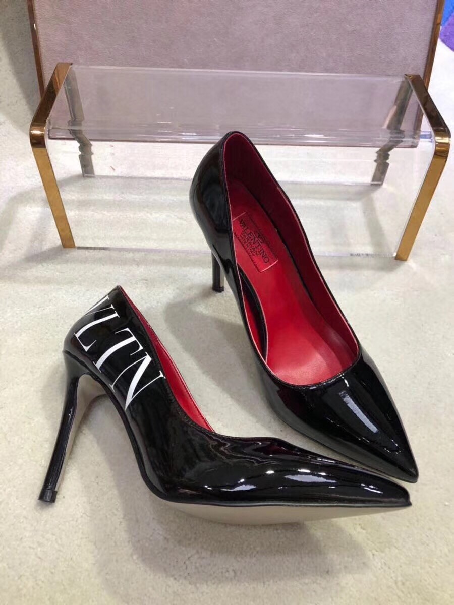 Valentino Black VLTN Patent Pump 105mm