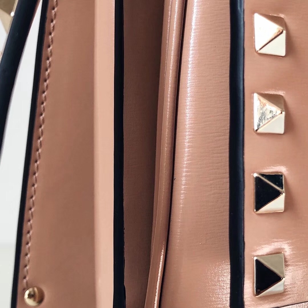 Valentino Rockstud Crossbody Bag In Nude Calfskin