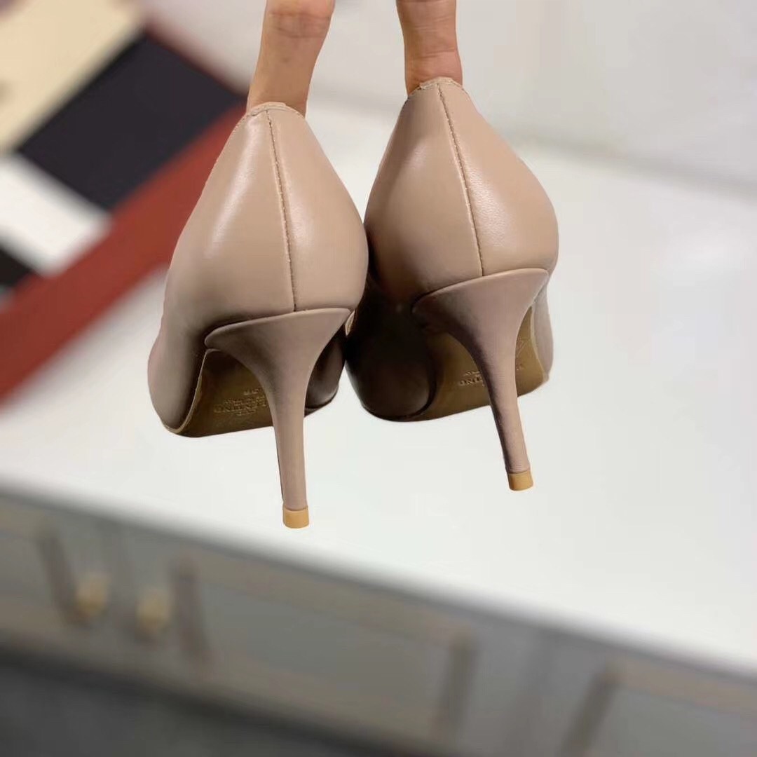 Valentino VLOGO 80mm Pumps In Poudre Calfskin