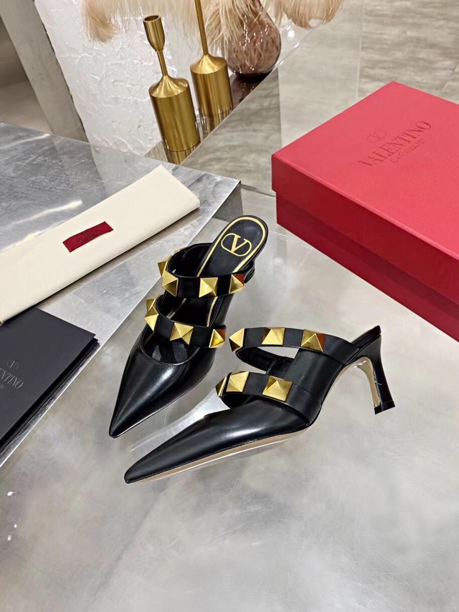 Valentino Roman Stud Mules 65mm In Black Calfskin