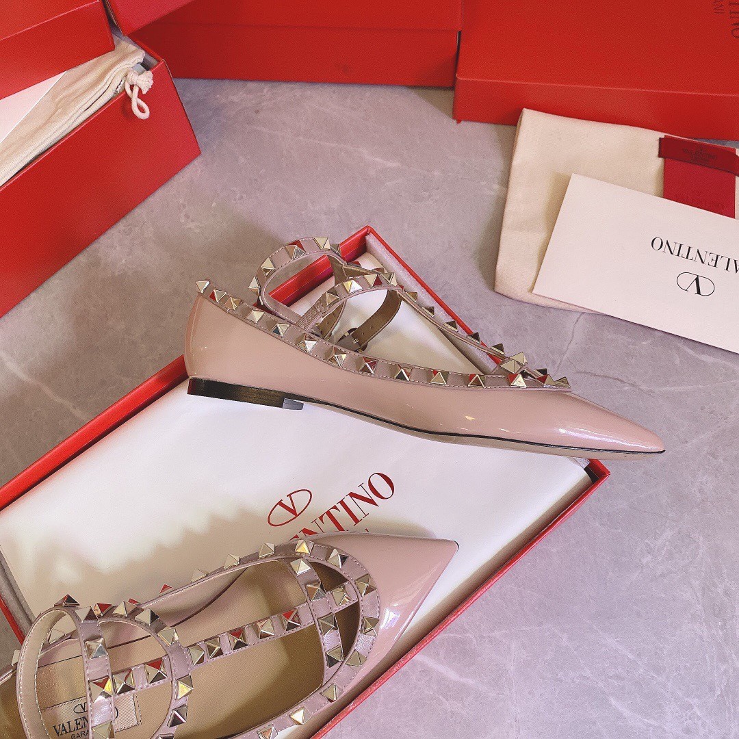 Valentino Caged Rockstud Ballet Flats In Powder Patent Leather