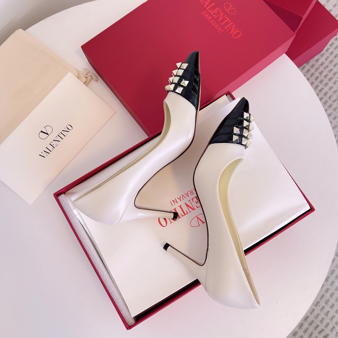 Valentino White Rockstud Pump 90mm with Black Patent Toe Cap