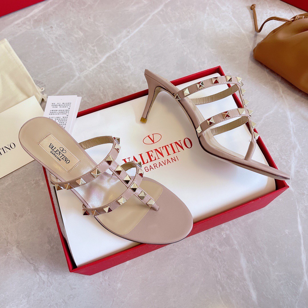 Valentino Rockstud Flip Flop Sandals 50mm In Poudre Calfskin