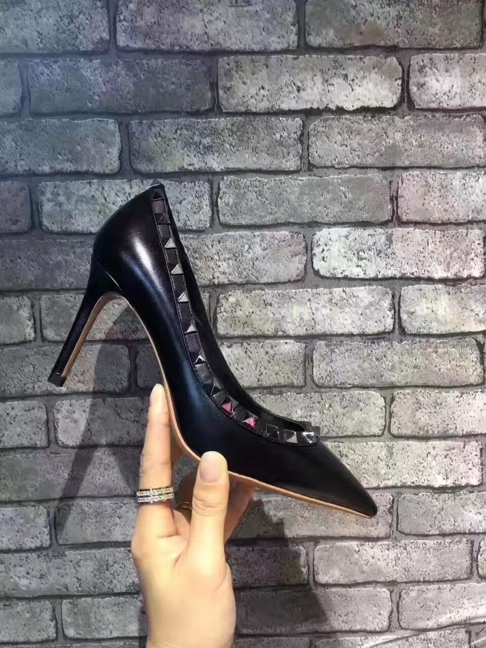 Valentino Rockstud So Black Pump 100