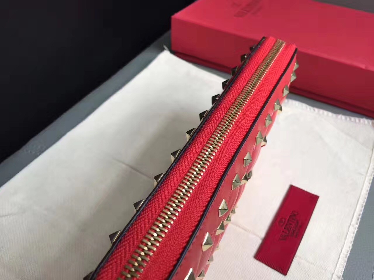 Valentino Rockstud Spike Zip Wallet In Piment Lambskin