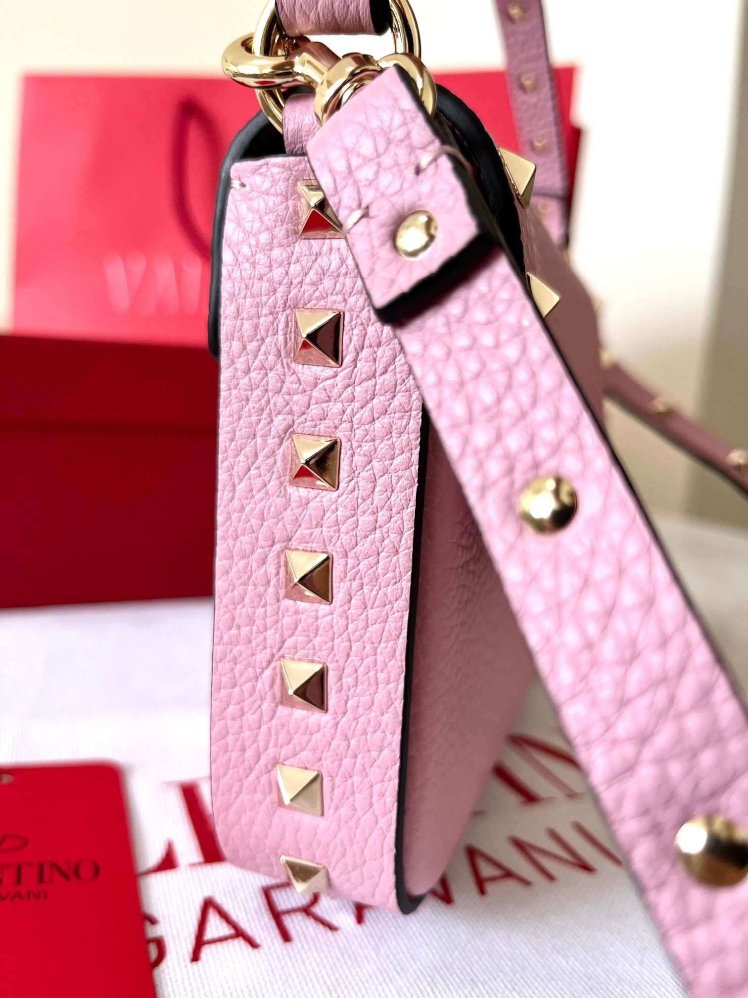 Valentino Rockstud Pouch Bag in Pink Grained Leather