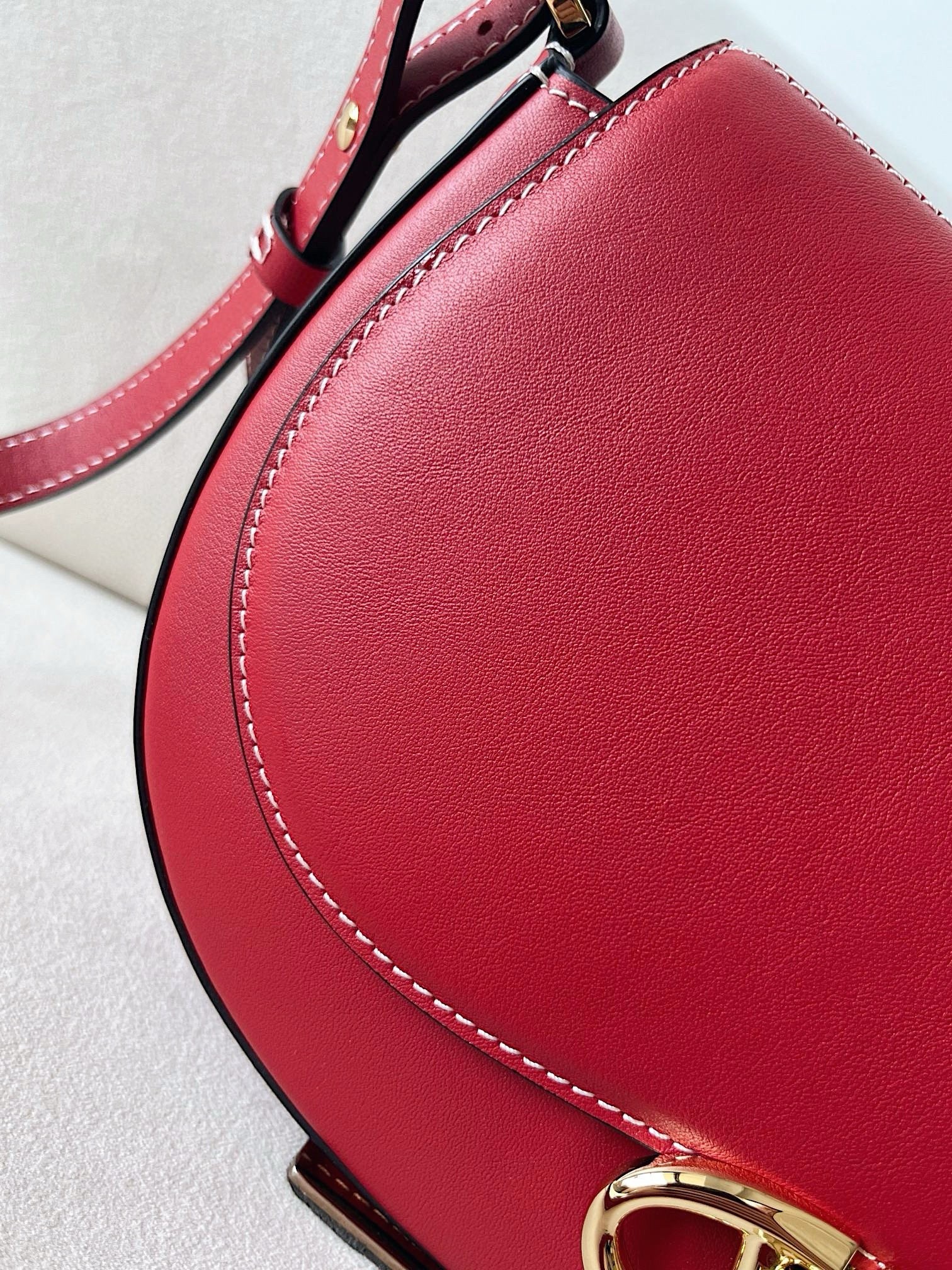 Valentino Garavani Ohval Small Shoulder Bag in Red Calfskin