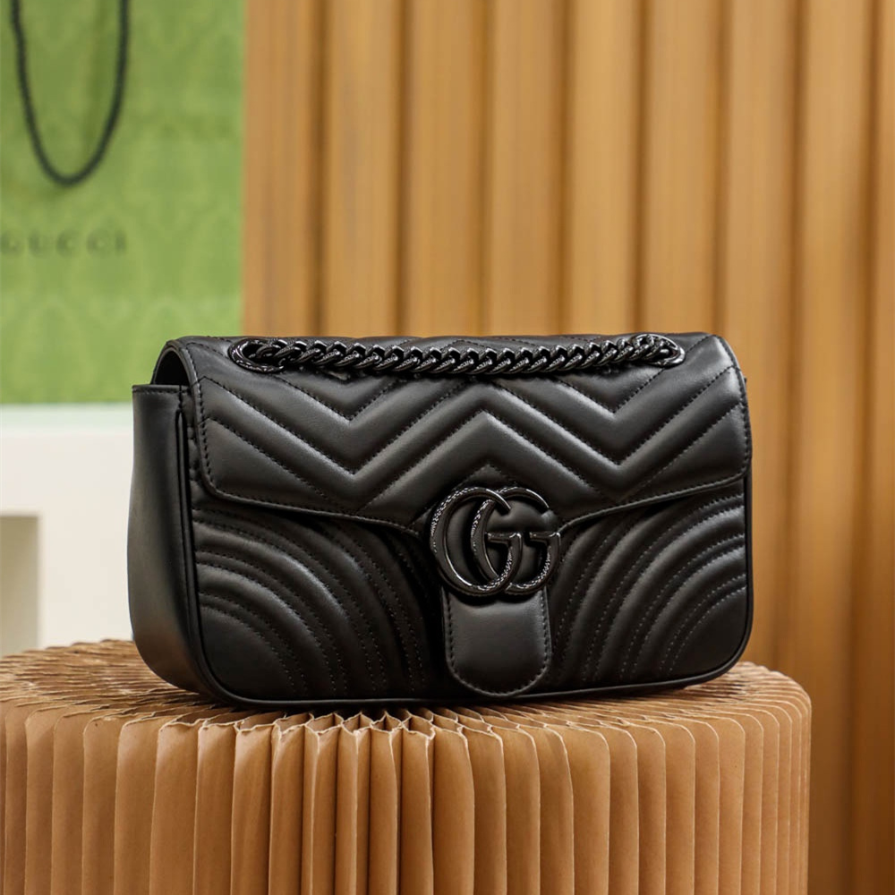 Gucci Women's Marmont Bag Series Resin Black Medium