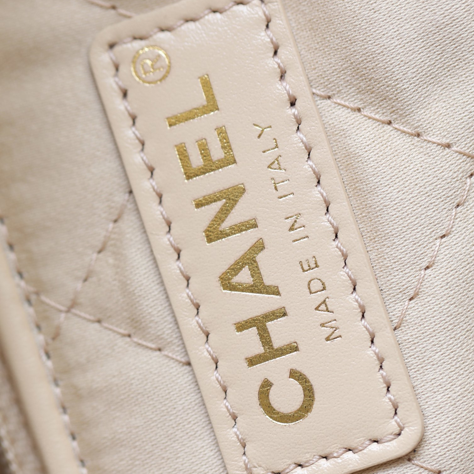 Chanel 24C Shopping Bag White/Gold