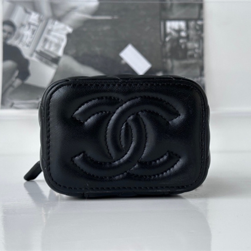 Chanel Cosmetic Bag Lambskin Small