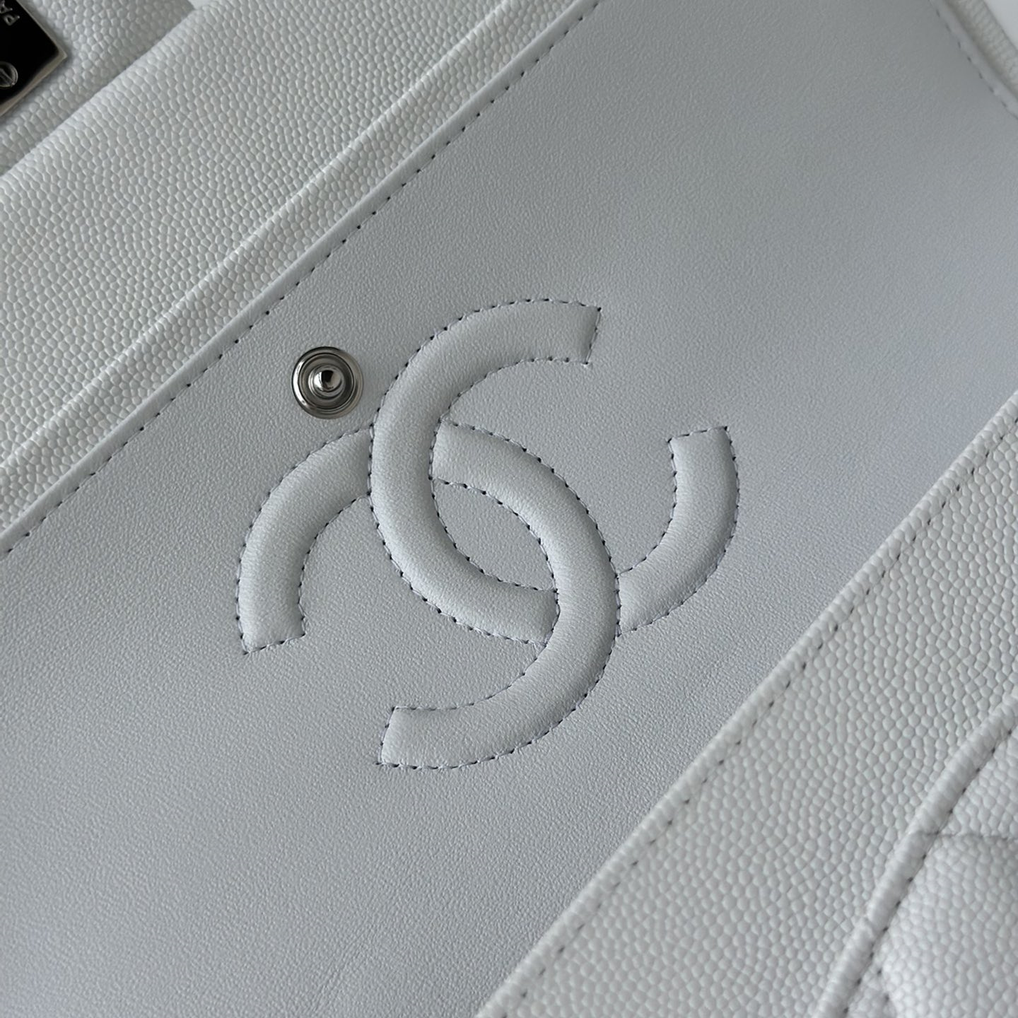 Chanel CF Series Classic Flap Bag Medium White