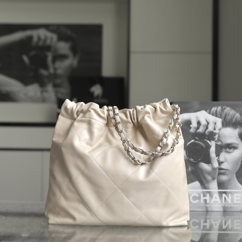 Chanel 22B Hobo Bag Vanilla Small Shopping Bag