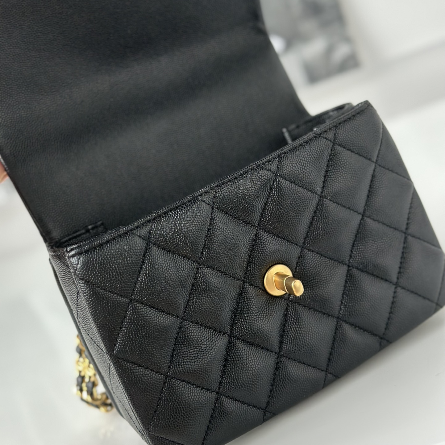 Chanel 22K series square fat black gold