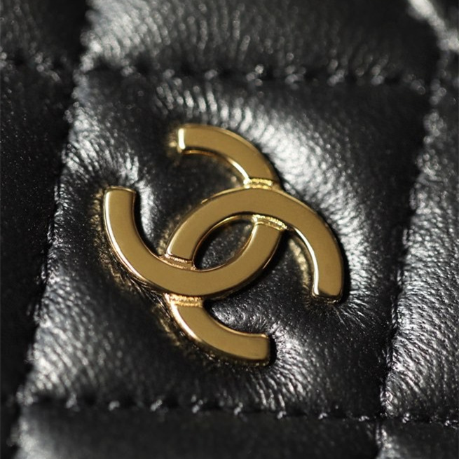 Chanel card holder series lambskin black gold