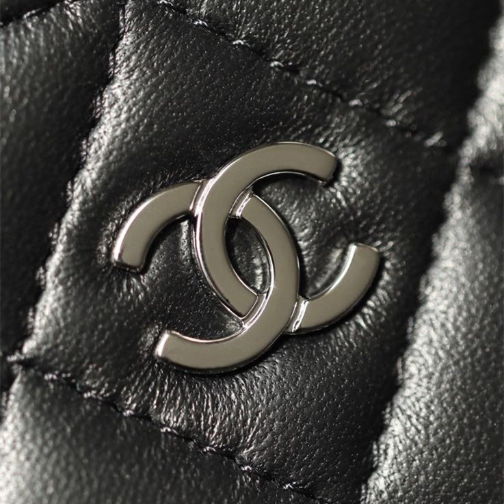 Chanel card holder classic lambskin black silver