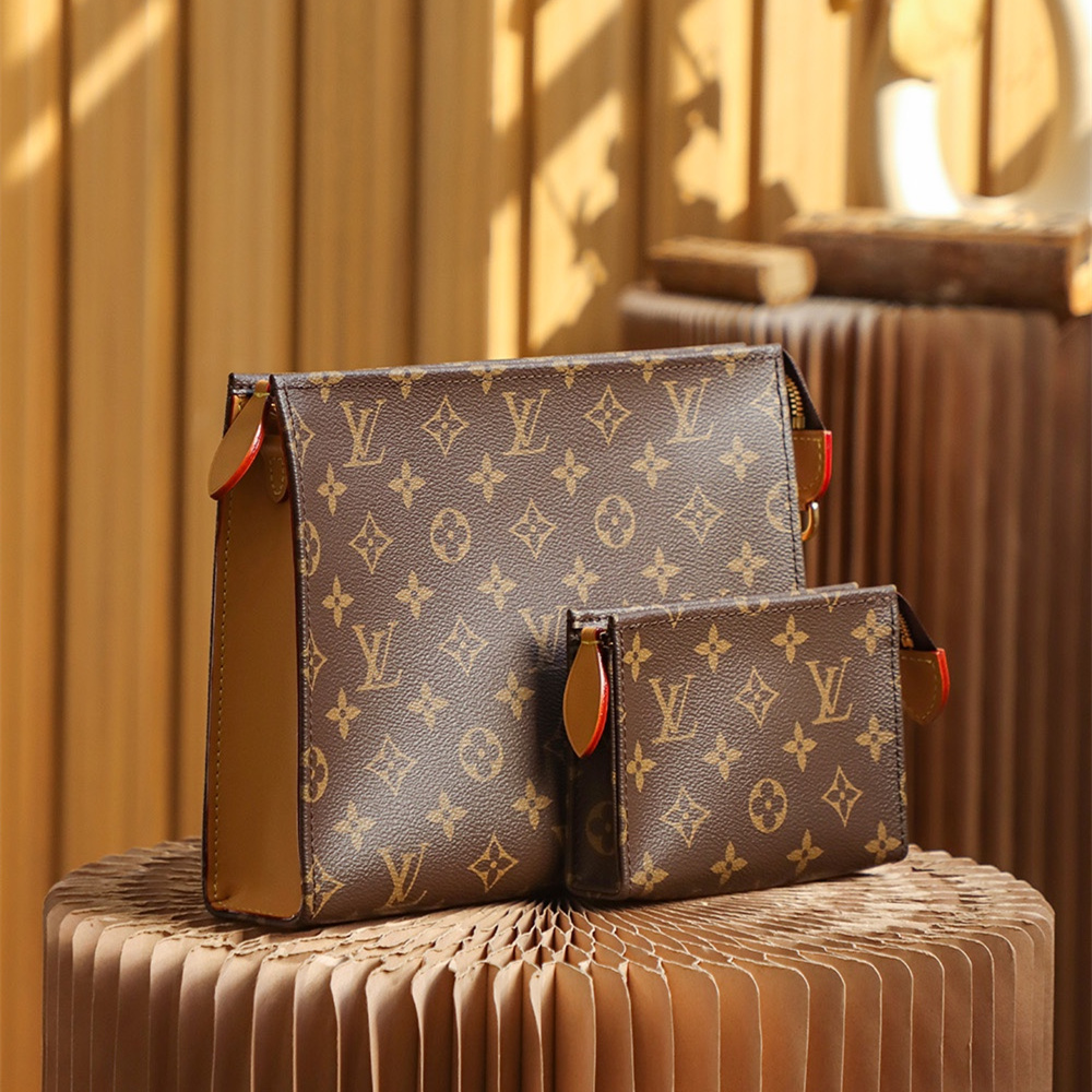 Louis Vuitton Toiletry M81412