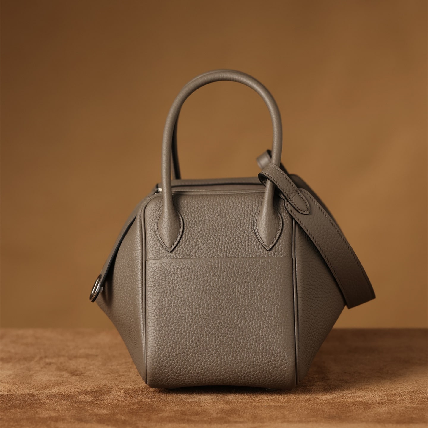 Hermes Lindy 26