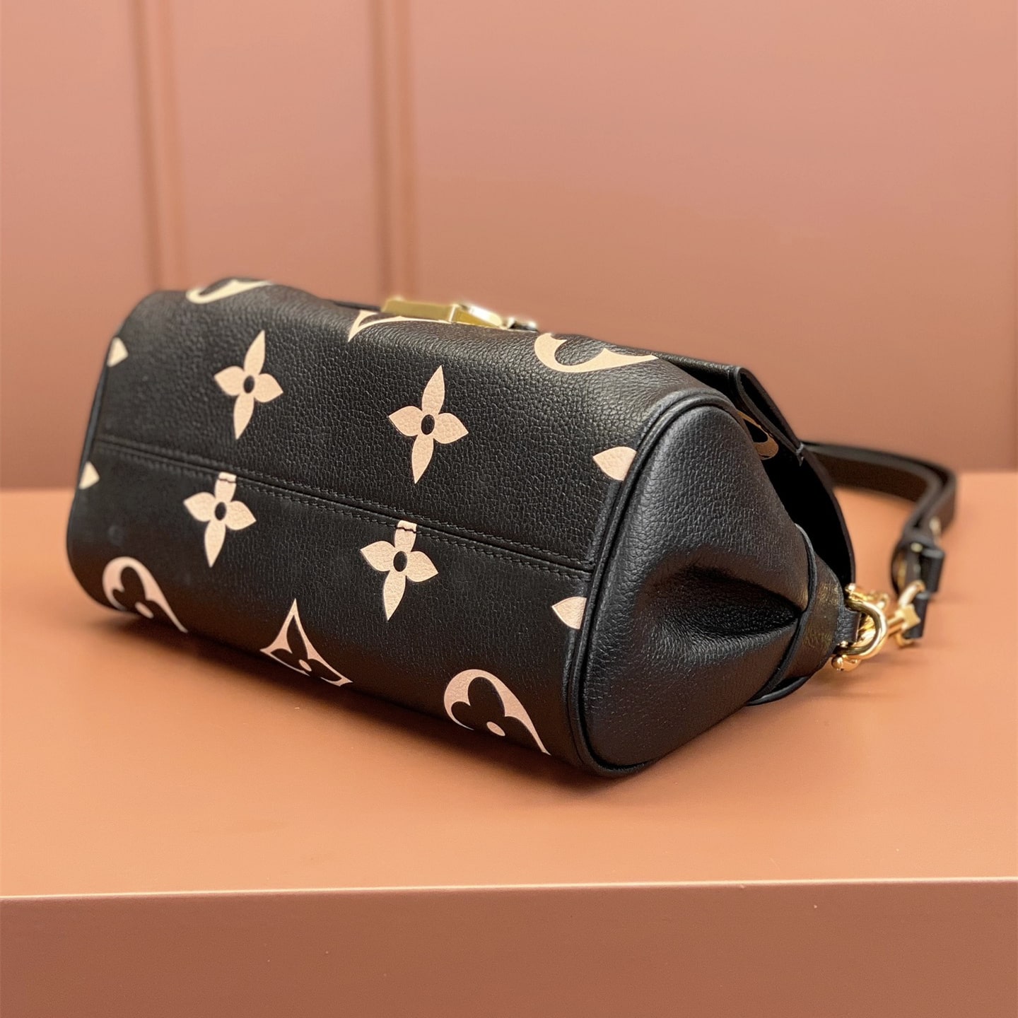 Louis Vuitton Favorite M45859