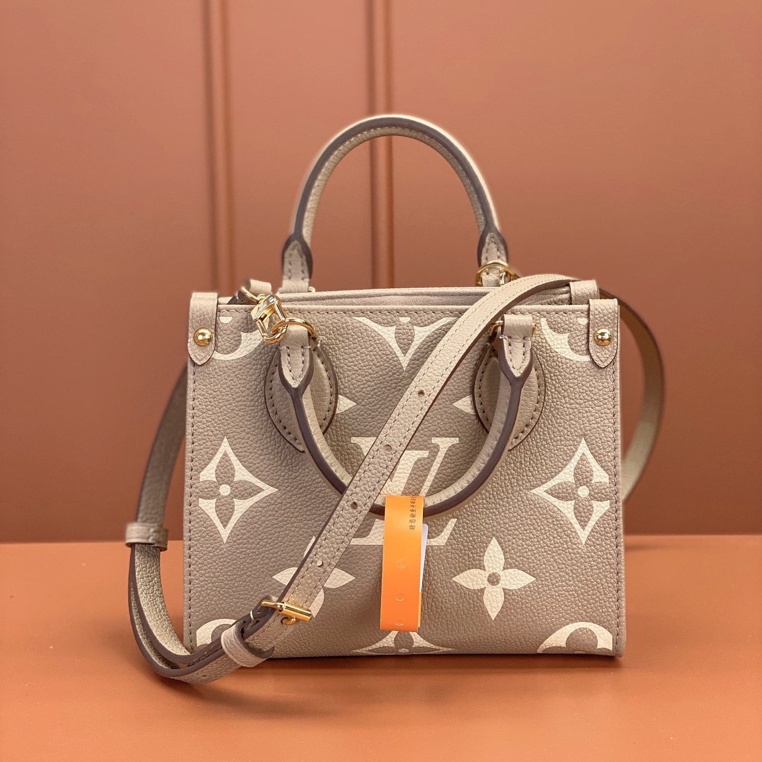 Louis Vuitton OnthegoBB M47054