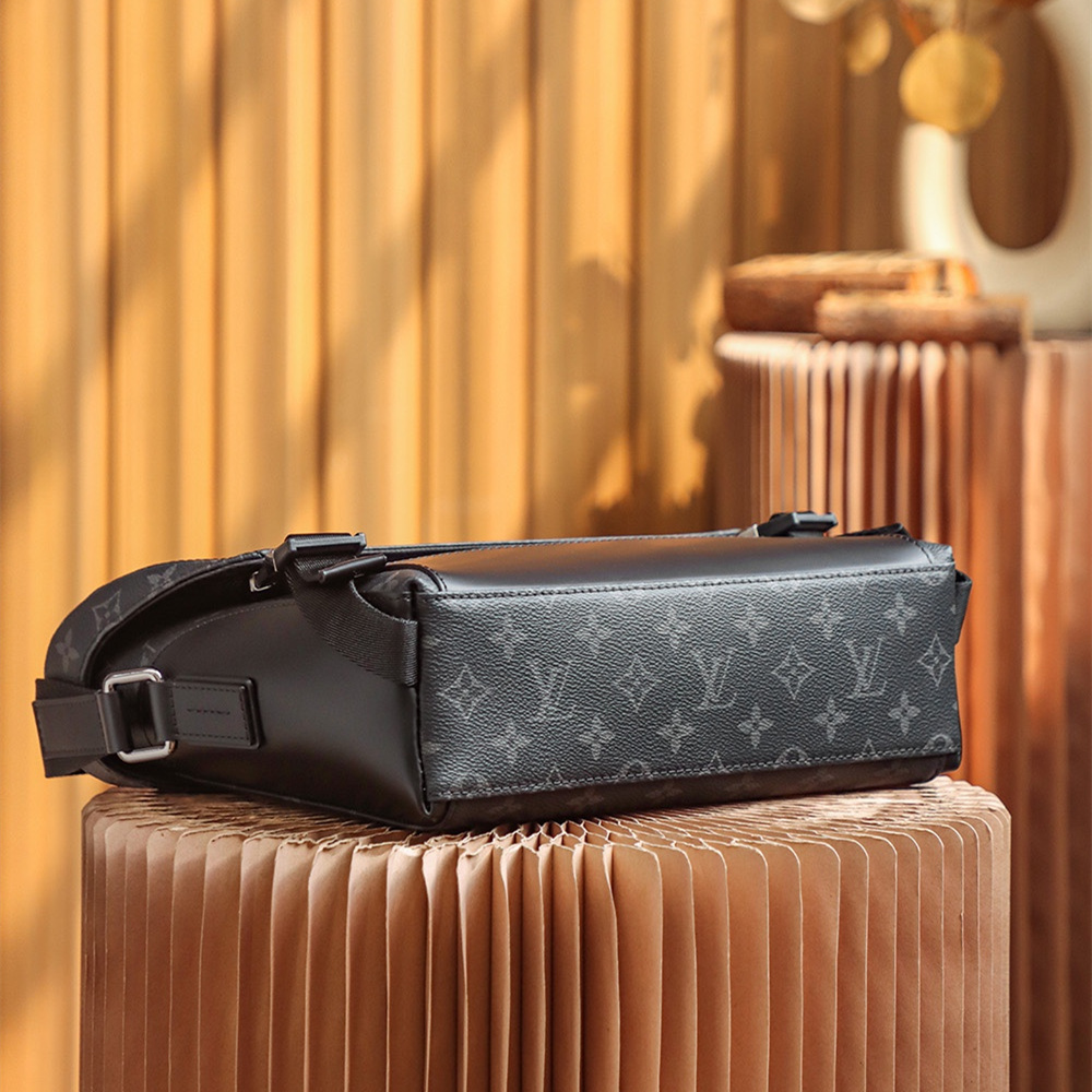 Louis Vuitton Voyager M40511