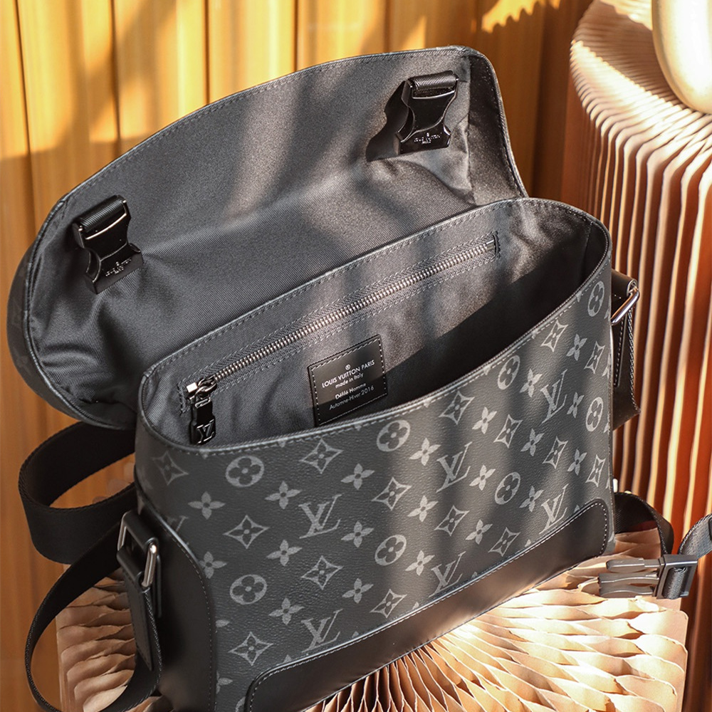 Louis Vuitton Voyager M40511