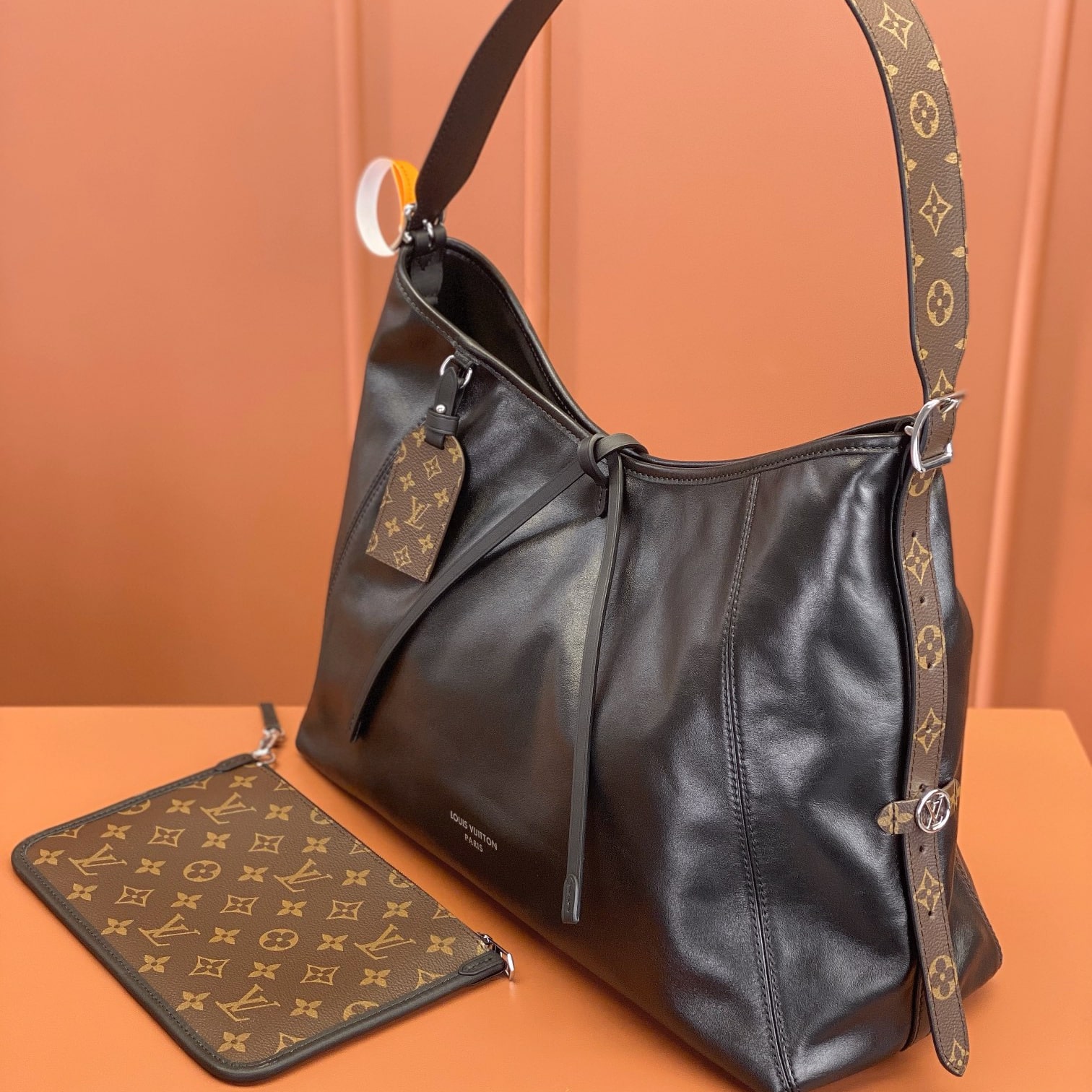 Louis Vuitton CarryallDark M25143