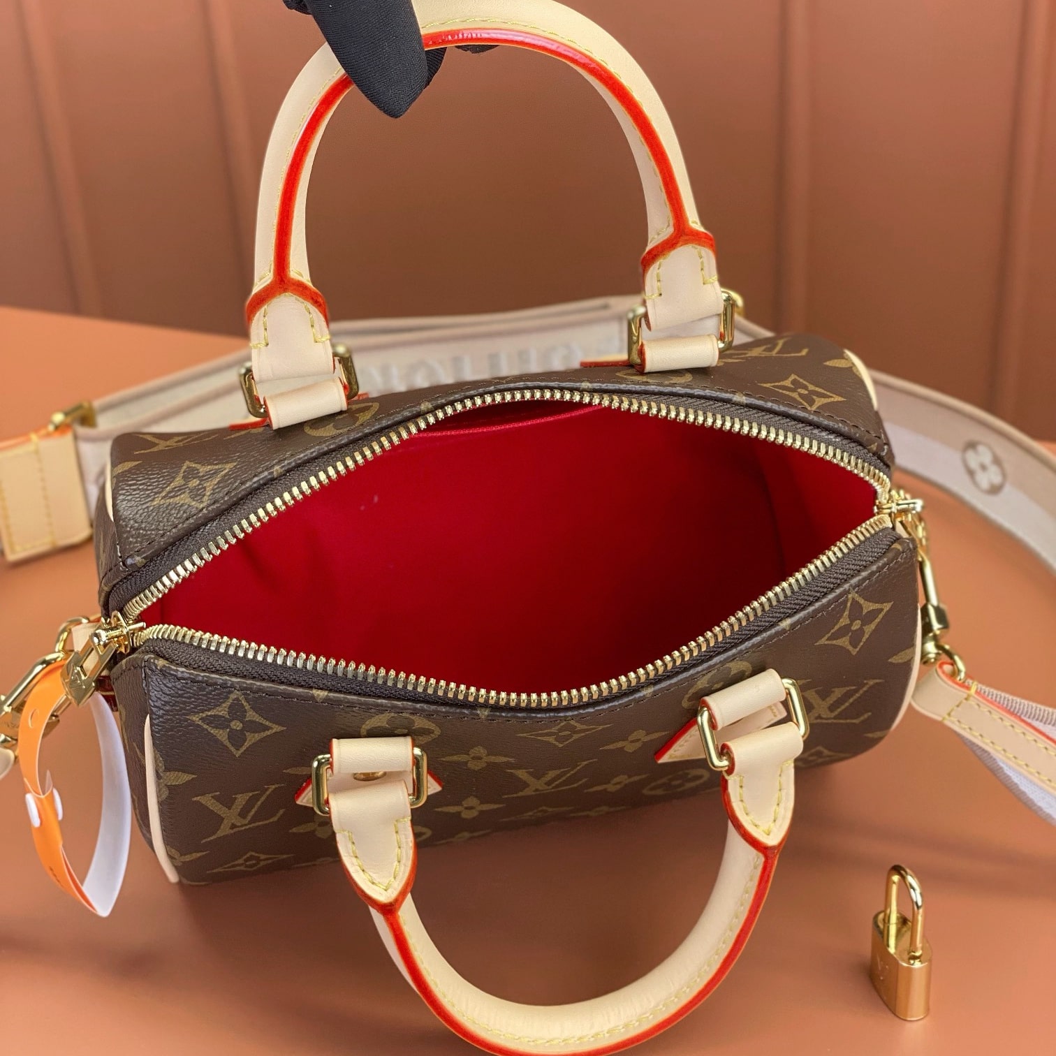 Louis Vuitton SpeedyBandouliere M46222