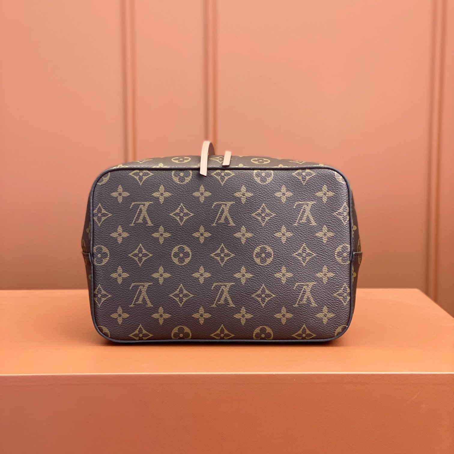 Louis Vuitton Neonoe M44022