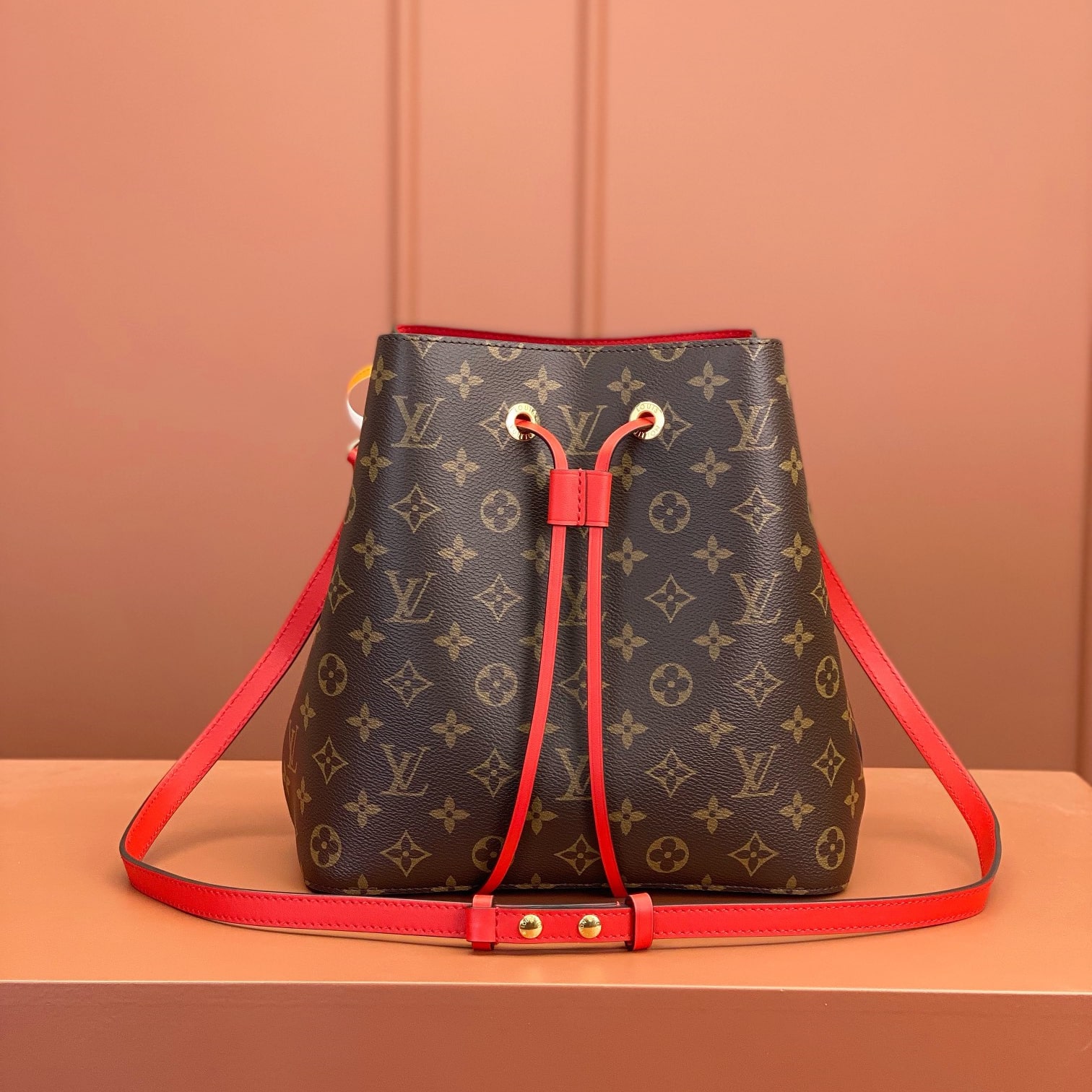 Louis Vuitton Neonoe M44021