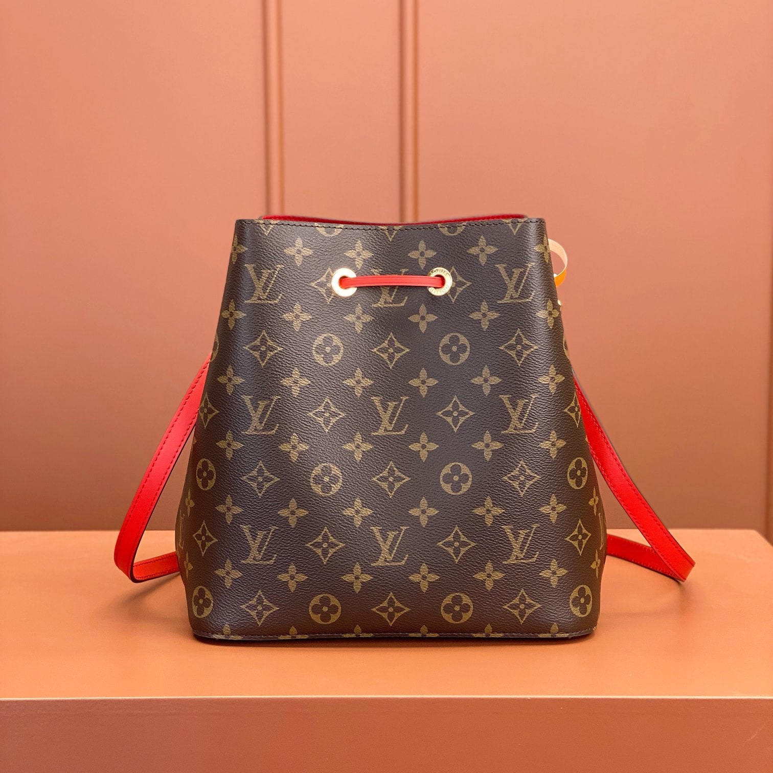 Louis Vuitton Neonoe M44021