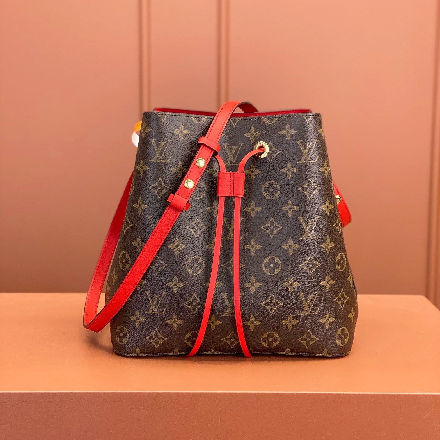 Louis Vuitton Neonoe M44021