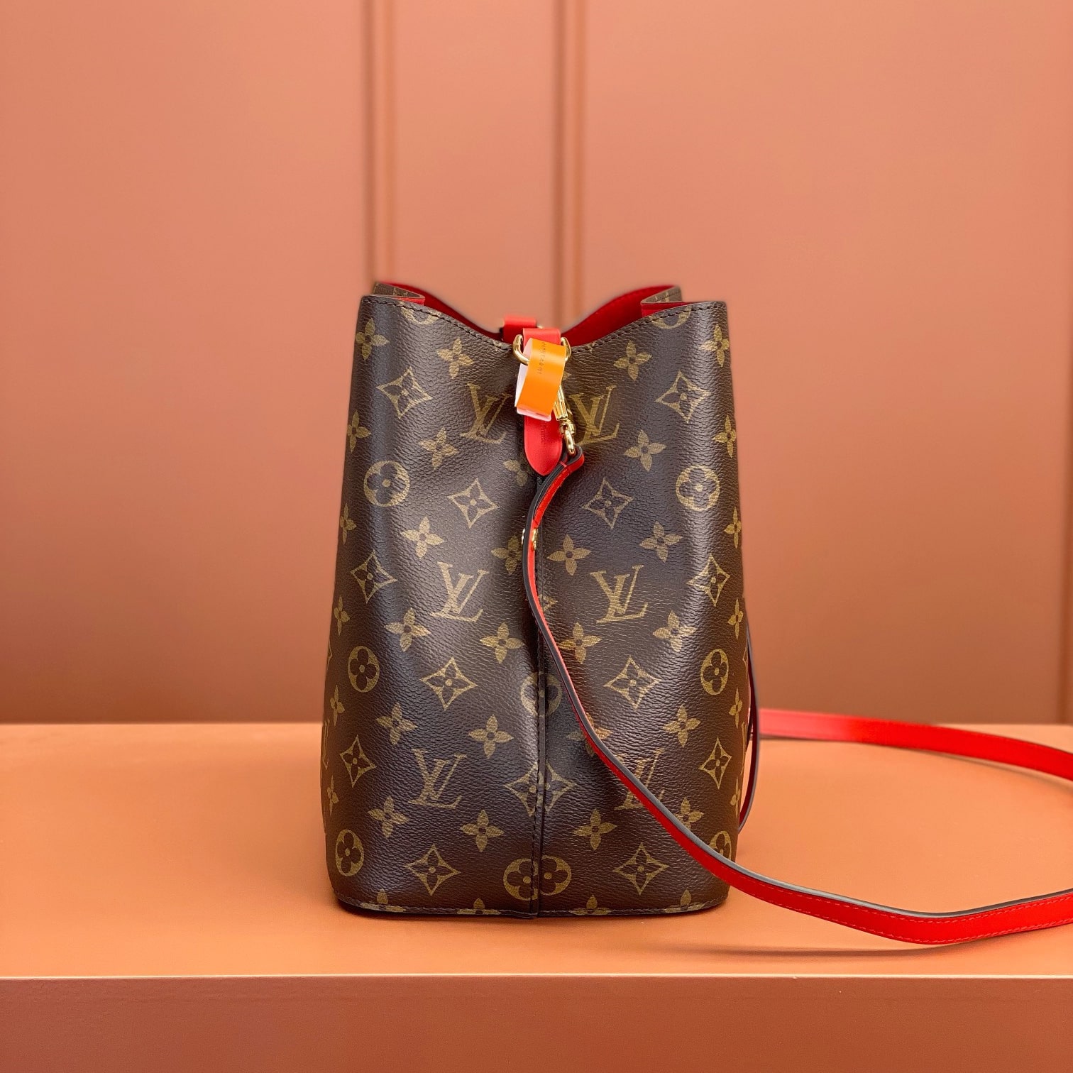 Louis Vuitton Neonoe M44021