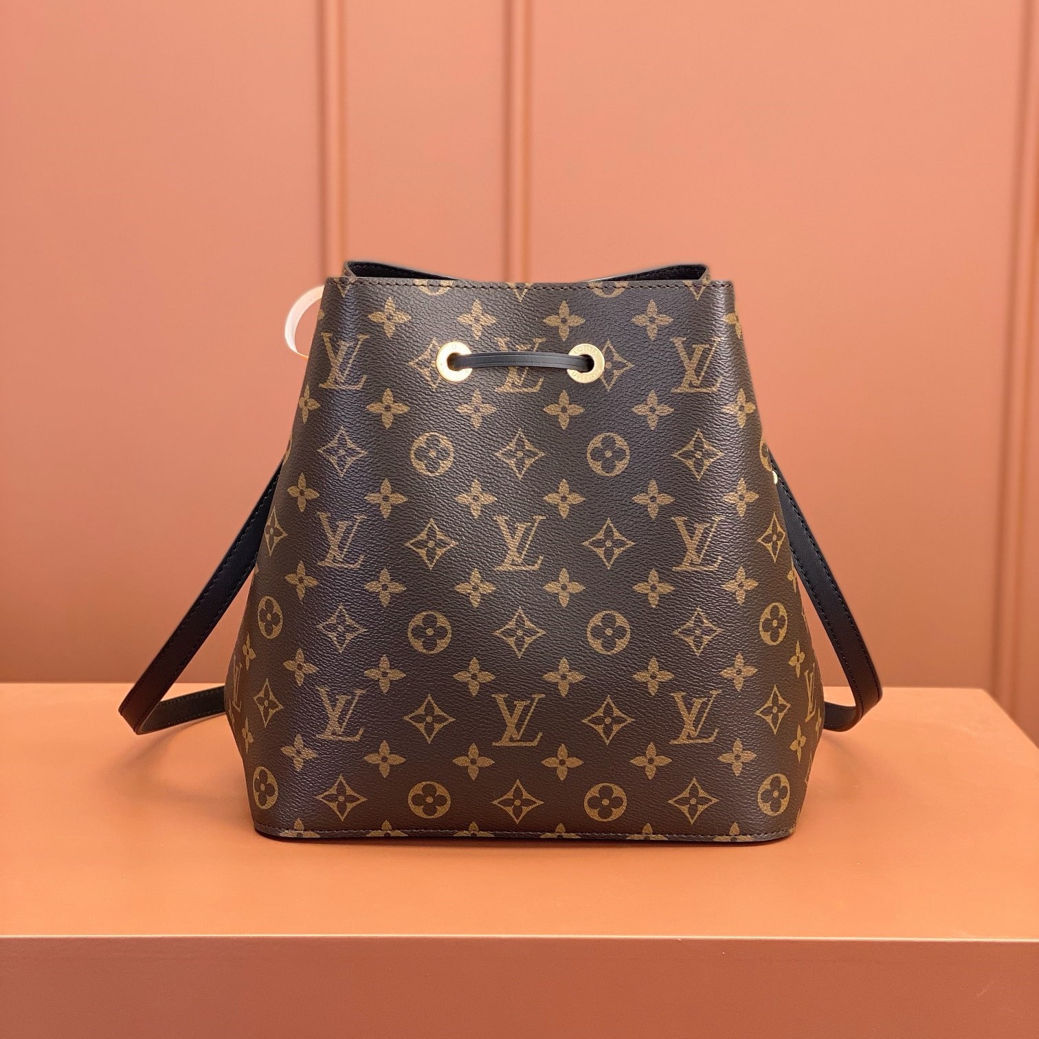 Louis Vuitton Neonoe M44020