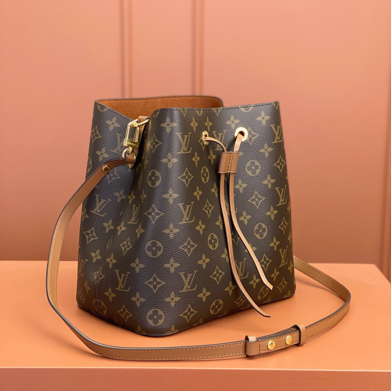 Louis Vuitton Neonoe M44887