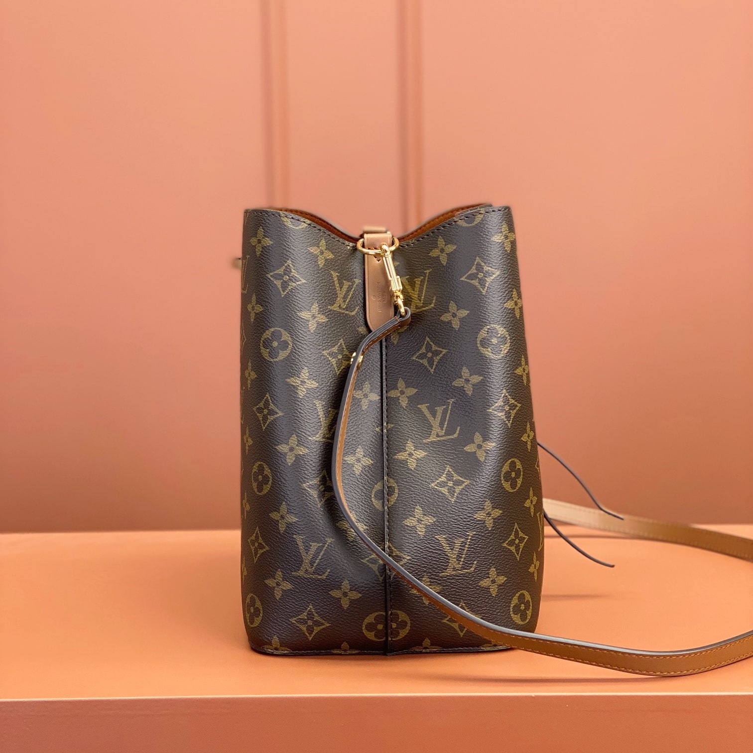 Louis Vuitton Neonoe M44887