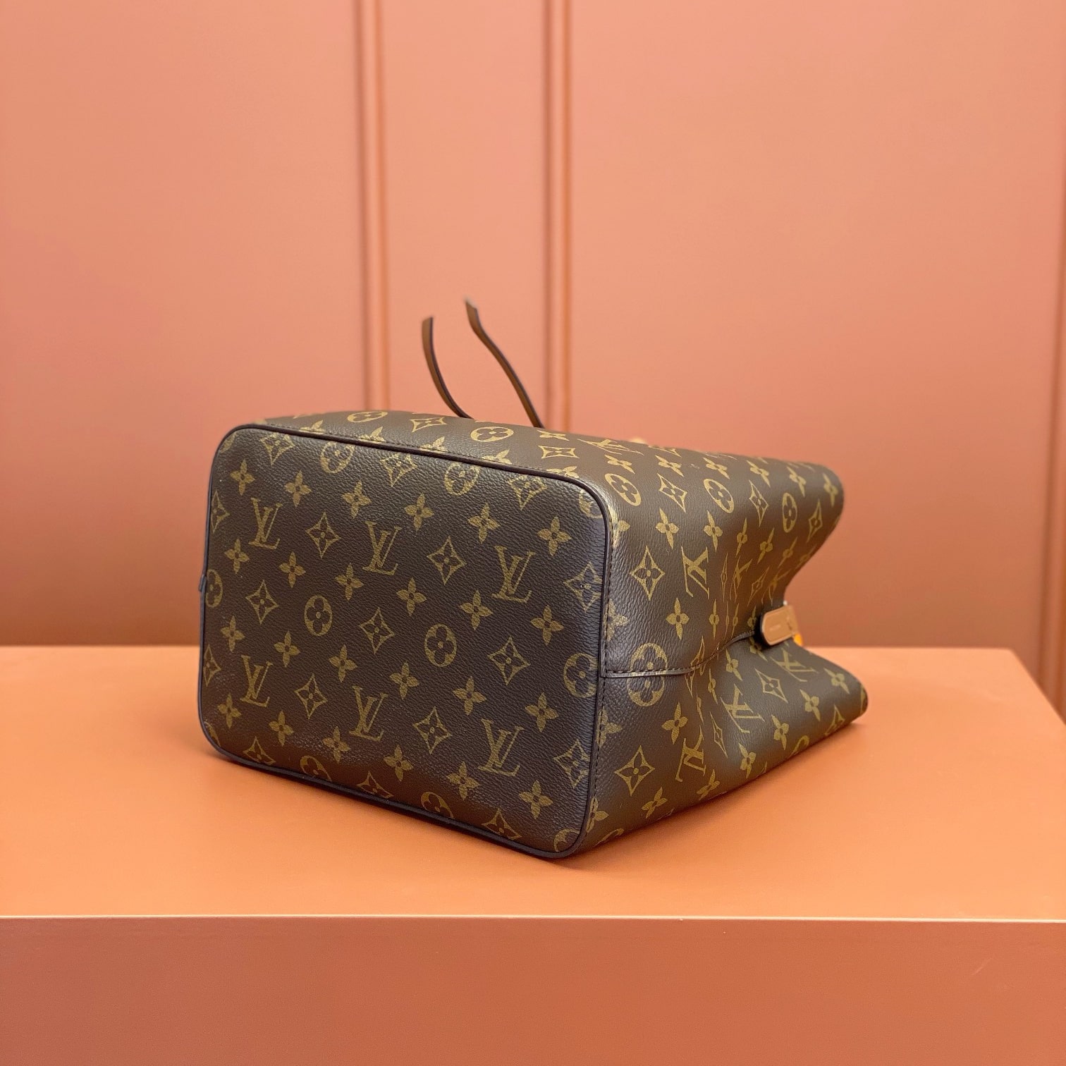 Louis Vuitton Neonoe M44887