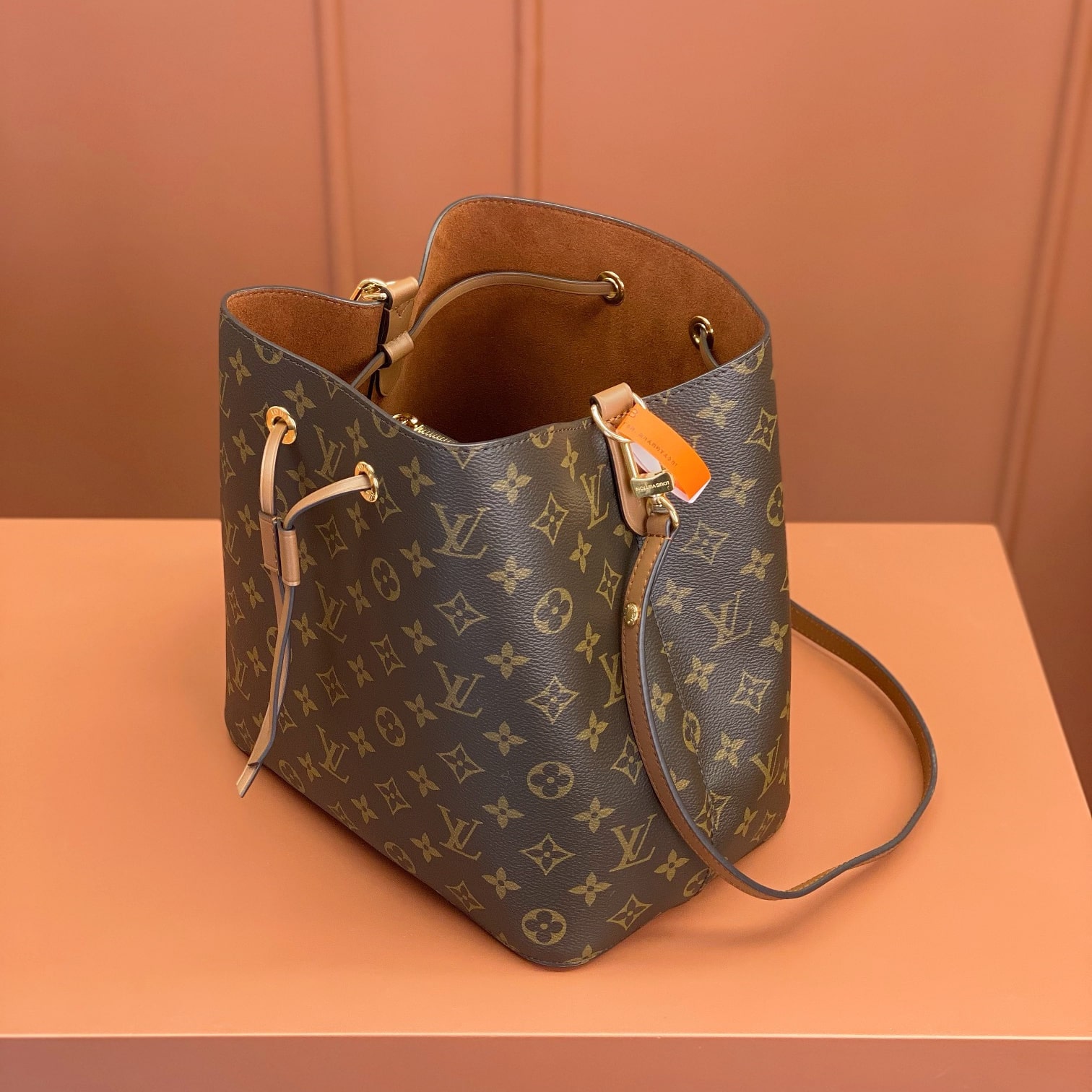 Louis Vuitton Neonoe M44887