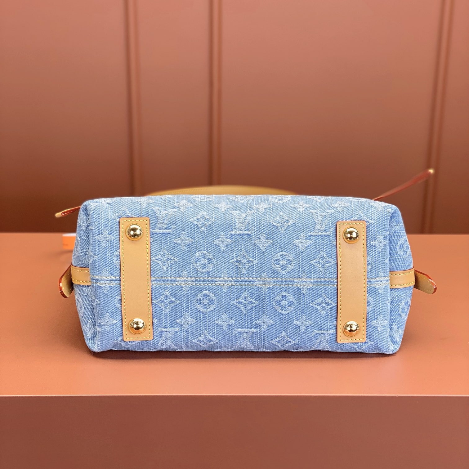 Louis Vuitton Carryall M11462