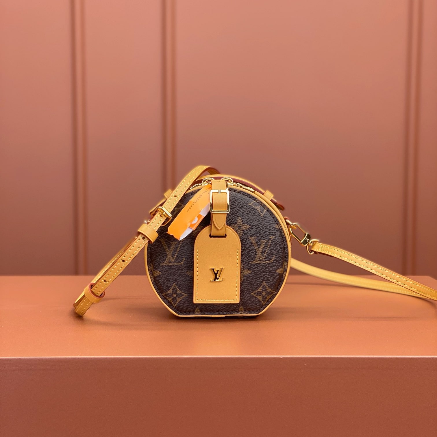 Louis Vuitton BoiteChapeau M44699 