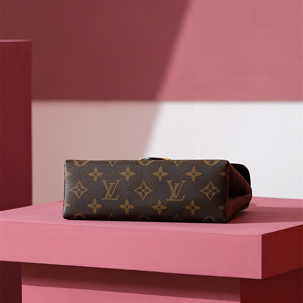 Louis Vuitton Locy BB M44141