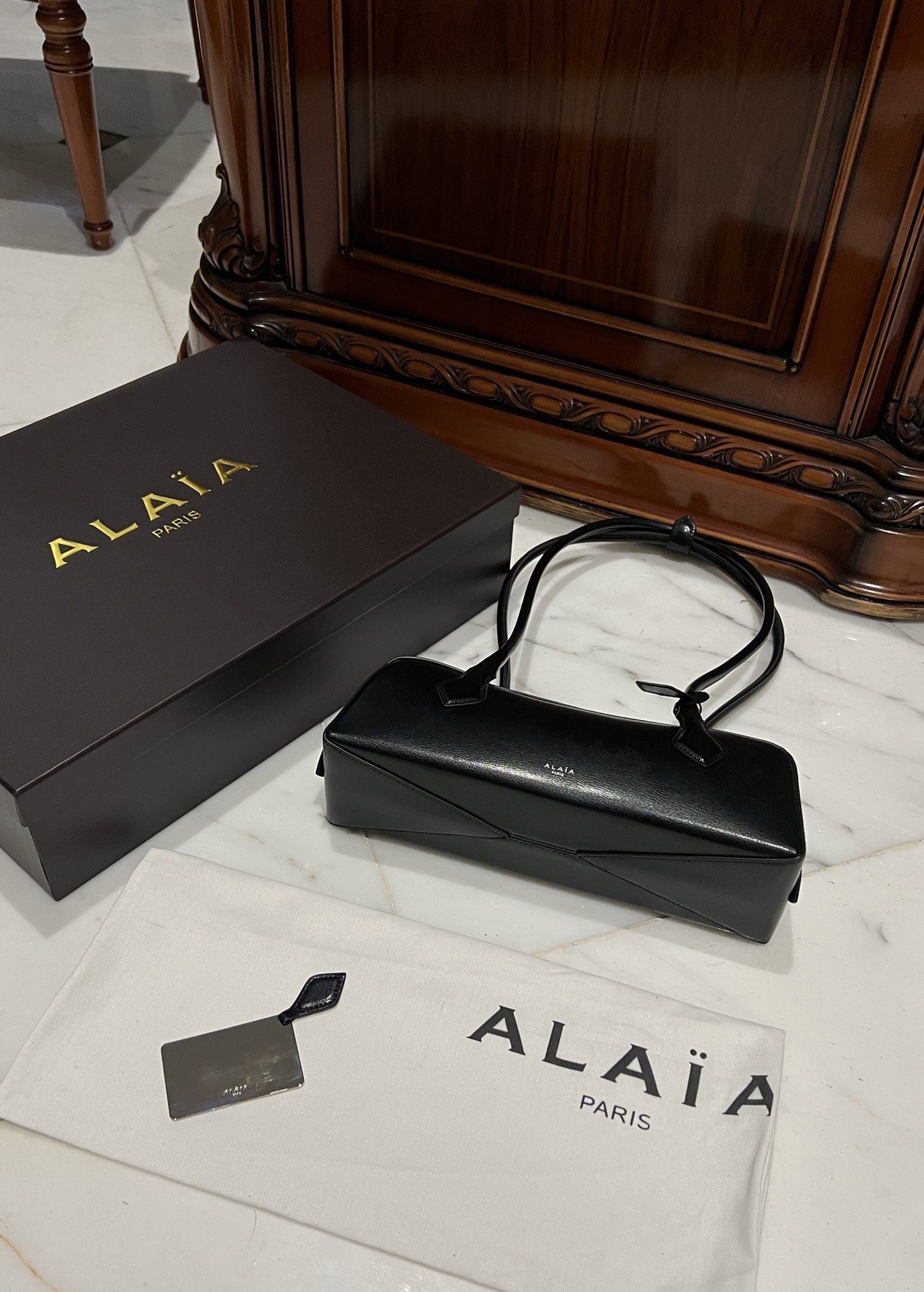 Alaia Le Teckel Medium Bag