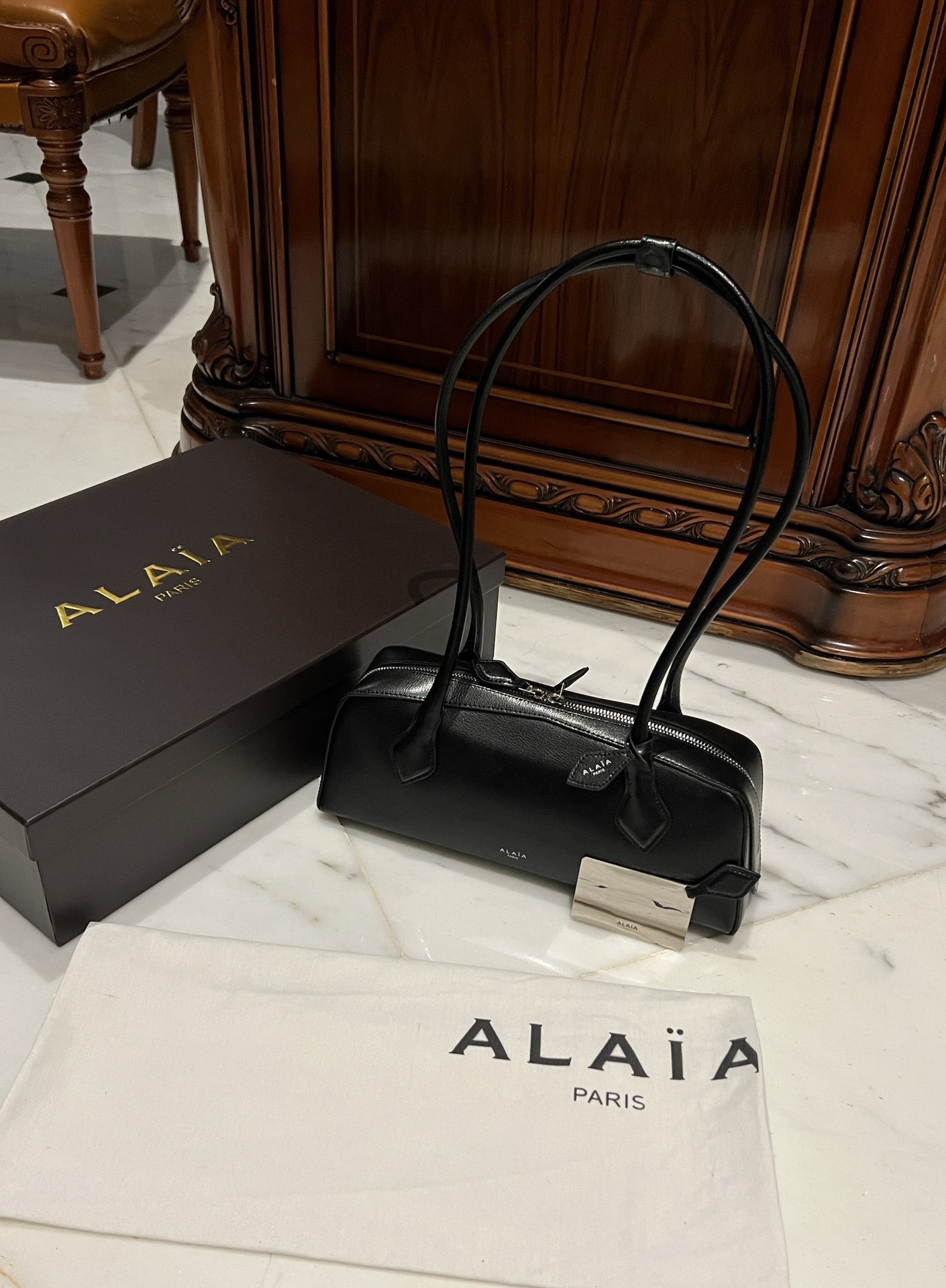 Alaia Le Teckel Medium Bag